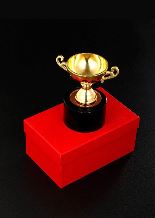 Universal trophy--Small Trophy